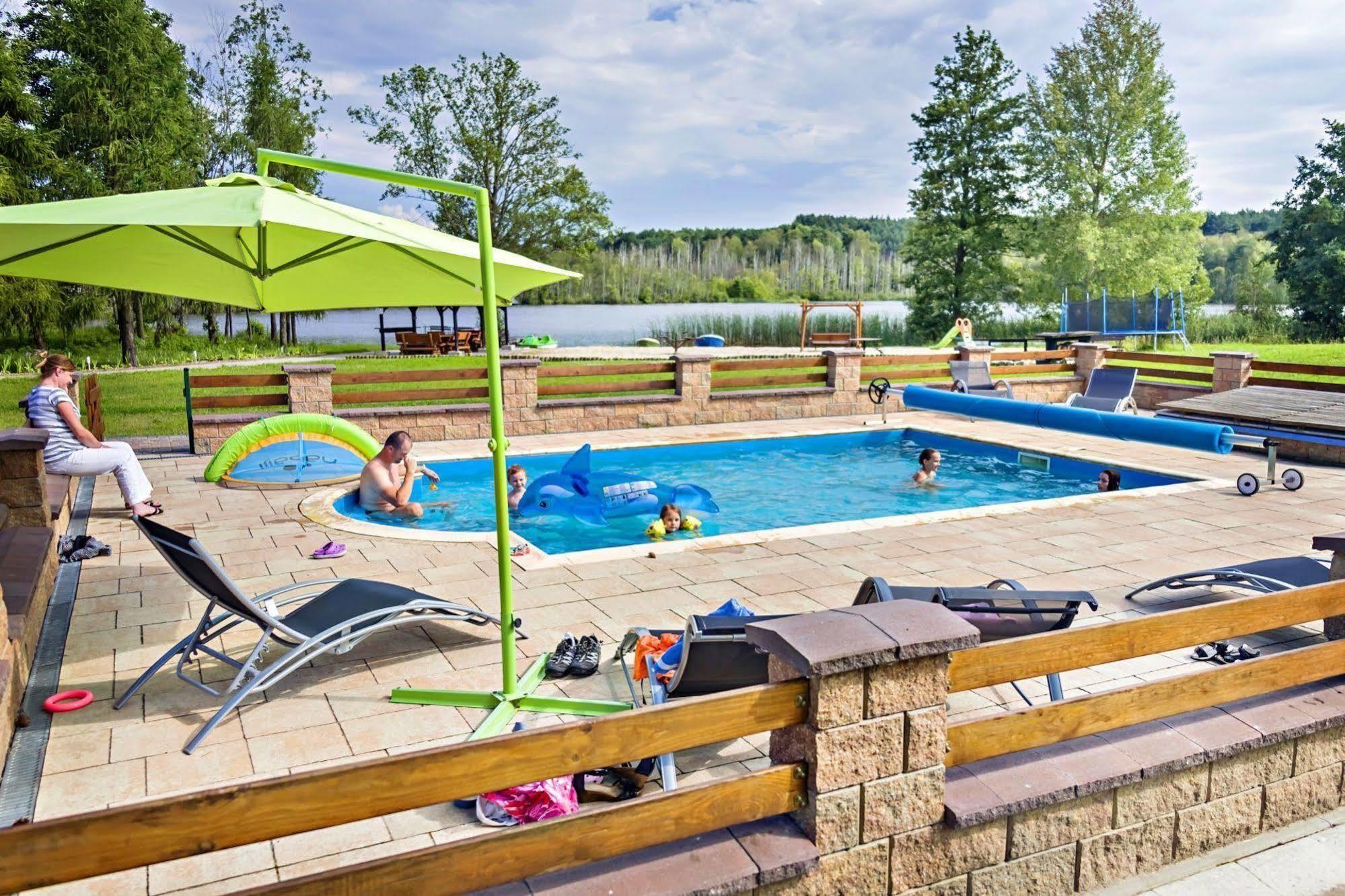 Rezydencja Nad Jeziorem Pestkownica Bagian luar foto